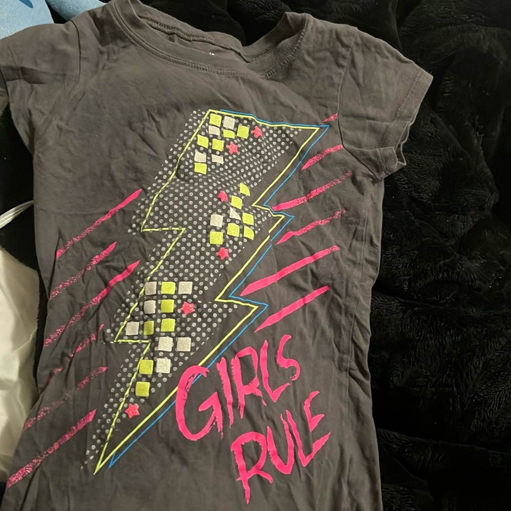 Grey GIRLS RULE tee